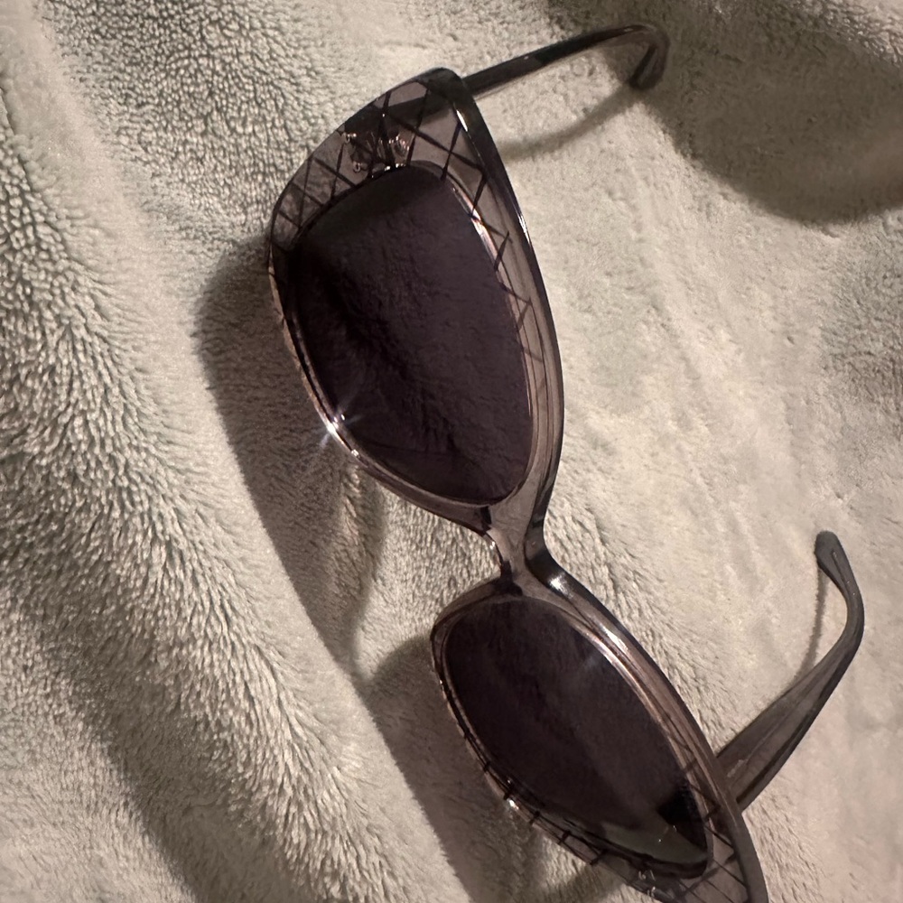 Bottega Veneta Gray Sunglasses - Picture 3 of 6